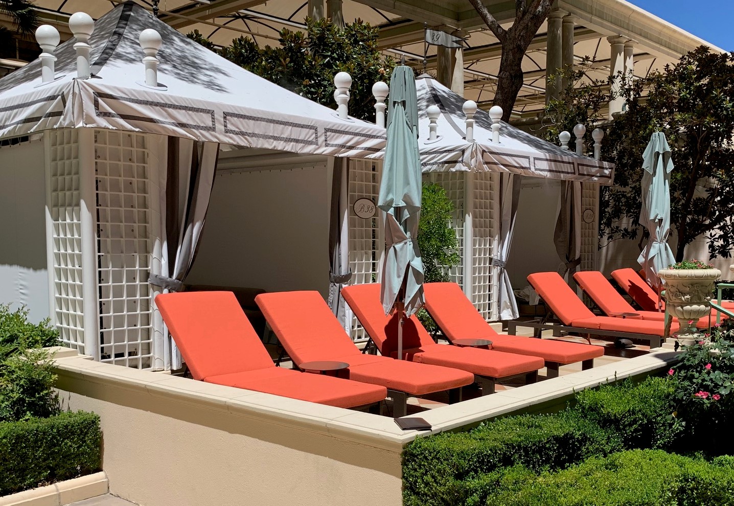 IDR Outdoor Custom Bellagio Dual Action Sun Loungers & Side Tables 4