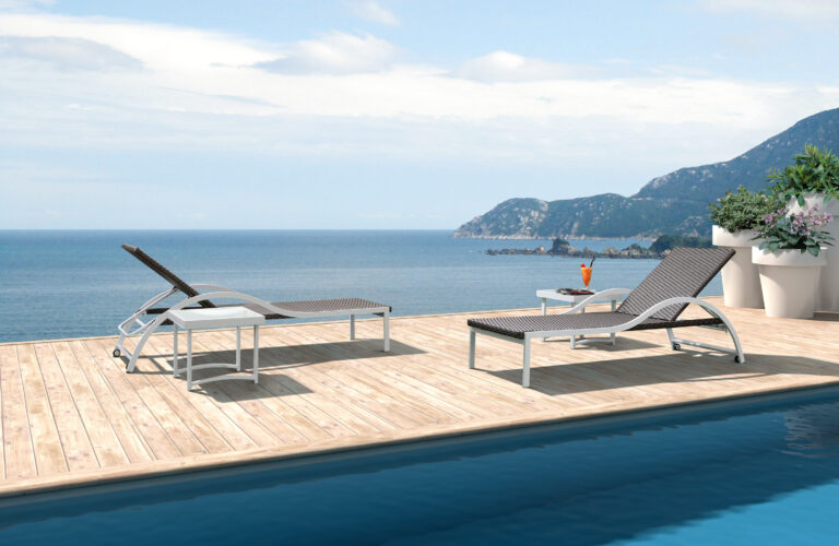 Roatan Sun Lounger Glamour Shot